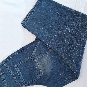 High Rise Women's Barrel Cargo Style Blue Jeans.